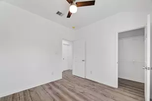 7725 Hoffman St, Houston, TX 77016 - Photo 9
