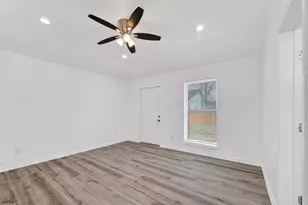 7725 Hoffman St, Houston, TX 77016 - Photo 13