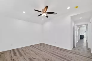 7725 Hoffman St, Houston, TX 77016 - Photo 31