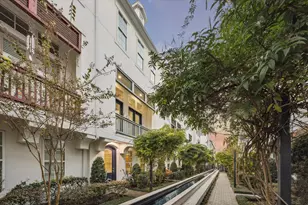 265 E 27th St, Houston, TX 77008 - Photo 1