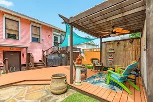 3911 Ave R 1/2, Galveston, TX 77550 - Photo 31