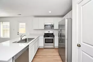 4151 Brazos Brk Trl, Baytown, TX 77521 - Photo 3