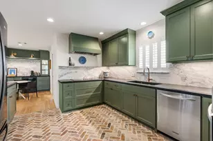 13727 Kingsride Ln, Houston, TX 77079 - Photo 9