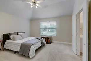 827 E 36th St, Houston, TX 77022 - Photo 5