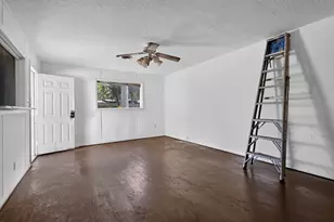 13917 Ambrose St, Houston, TX 77045 - Photo 5