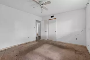 13917 Ambrose St, Houston, TX 77045 - Photo 11