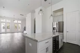 2613 Maxroy St, Houston, TX 77007 - Photo 9