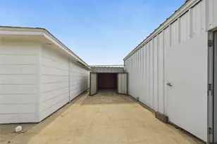 1236 County Rd 634, Alvin, TX 77511 - Photo 43