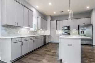 8409 Hempstead Rd, Houston, TX 77008 - Photo 13