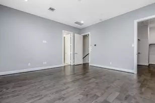 8409 Hempstead Rd, Houston, TX 77008 - Photo 17