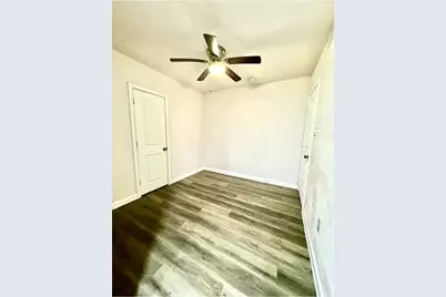 7339 Mountbatten Road, Houston, TX 77033 - Photo 31