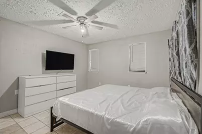 9318 Linda Vista Road, Houston, TX 77078 - Photo 25