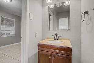 9318 Linda Vista Rd, Houston, TX 77078 - Photo 13