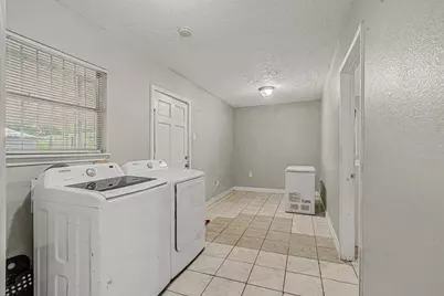 9318 Linda Vista Road, Houston, TX 77078 - Photo 29