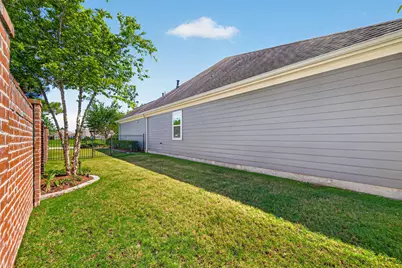 2072 Laurie Darlin Drive, Conroe, TX 77384 - Photo 33