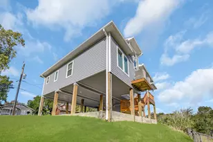 915 Oak Grove St, La Porte, TX 77571 - Photo 3