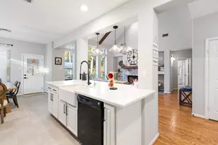 51 Silver Bayou Ct, Conroe, TX 77384 - Photo 13