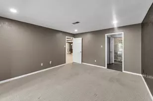 622 S Rivershire Dr, Conroe, TX 77304 - Photo 27