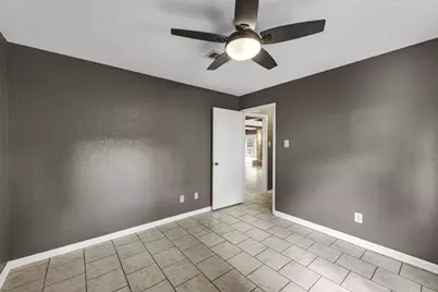 622 S Rivershire Drive, Conroe, TX 77304 - Photo 35