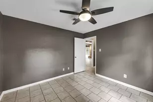 622 S Rivershire Dr, Conroe, TX 77304 - Photo 35