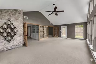 622 S Rivershire Dr, Conroe, TX 77304 - Photo 13