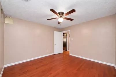 2914 Dragonwick Drive, Houston, TX 77045 - Photo 9