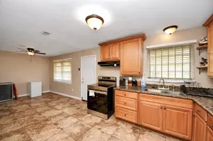 2914 Dragonwick Dr, Houston, TX 77045 - Photo 11