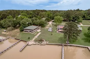 110 N Bailey St, Trinity, TX 75862 - Photo 45