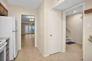 938 Memorial Village Dr, Houston, TX 77024 - Photo 9