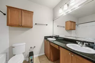 2255 Braeswood Park Dr, Houston, TX 77030 - Photo 11