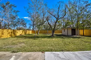 3611 Cedar St, Damon, TX 77430 - Photo 5