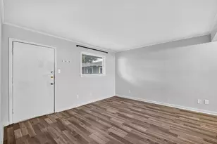 2420 McDuffie St, Houston, TX 77019 - Photo 9