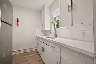 2420 McDuffie St, Houston, TX 77019 - Photo 13