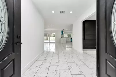 1418 San Sebastian Lane, Nassau Bay, TX 77058 - Photo 3