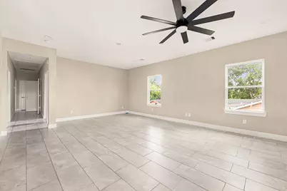 5854 Southville Street, Houston, TX 77033 - Photo 9