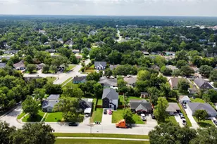 5854 Southville St, Houston, TX 77033 - Photo 3