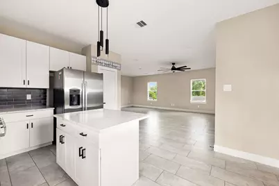 5854 Southville Street, Houston, TX 77033 - Photo 17