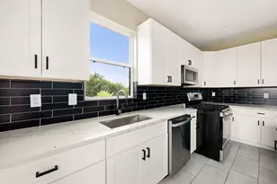 5854 Southville St, Houston, TX 77033 - Photo 17