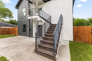 5854 Southville St, Houston, TX 77033 - Photo 7