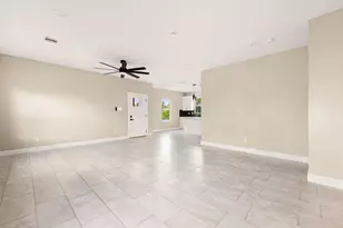 5854 Southville St, Houston, TX 77033 - Photo 13