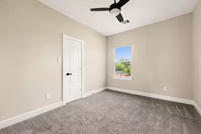 5854 Southville Street, Houston, TX 77033 - Photo 25