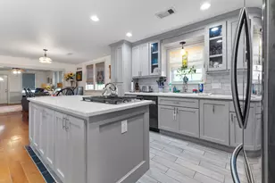 2120 73rd St, Galveston, TX 77551 - Photo 9