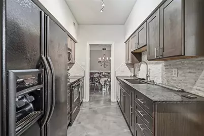 2700 Revere Street #121, Houston, TX 77098 - Photo 9