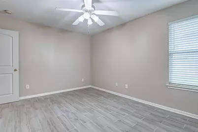 10822 Cane Grove Ln, Houston, TX 77075 - Photo 13