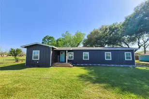 606 E Ahldag St, Wharton, TX 77488 - Photo 1