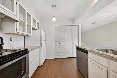 9901 Sharpcrest Street #B3, Houston, TX 77036 - Photo 23