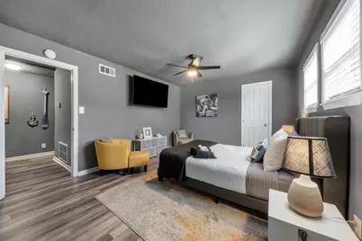 3218 Avenue Q 1/2, Galveston, TX 77550 - Photo 17