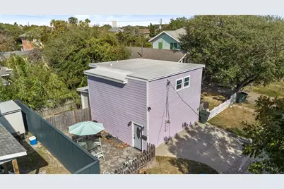 3218 Avenue Q 1/2, Galveston, TX 77550 - Photo 3
