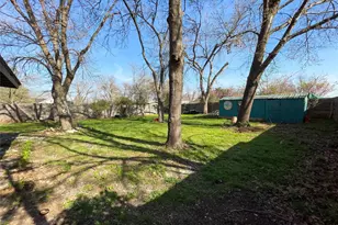 204 E 18th St, Georgetown, TX 78626 - Photo 17