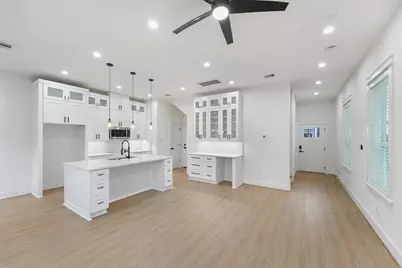 6126 Endeavor Heights Street, Houston, TX 77091 - Photo 9